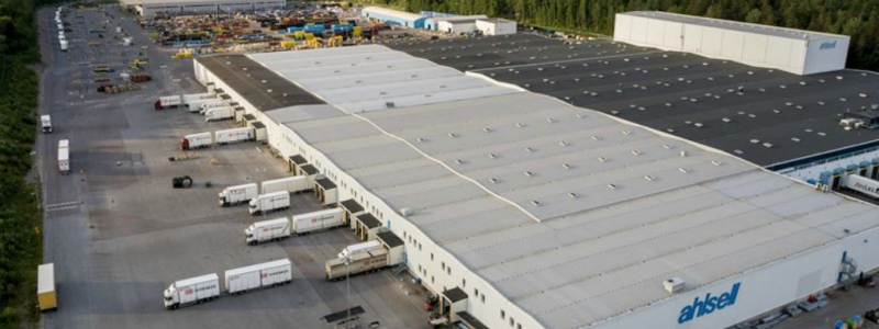 Alla Ahlsells fjärrtransporter körs på det fossilfria dieseldrivmedlet HVO100. Foto: Ahlsell