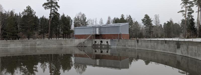 Betongmagasinet och Teknikbyggnaden sedda från sydväst. Foto: Växjö kommun