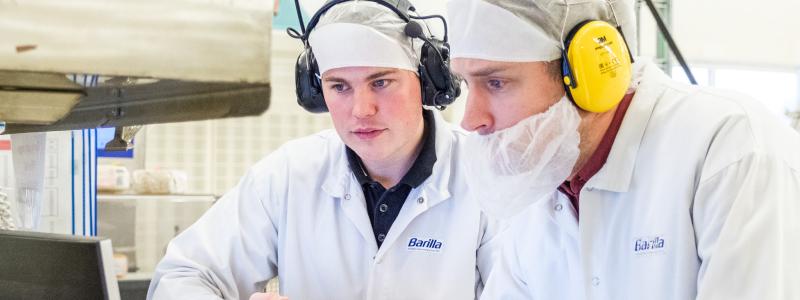 Lösningen, som består av både hårdvara och mjukvara, ger tillverkande företag tillgång till data som visar OEE (Overall Equipment Effectiveness) och kan mäta individuella maskiners löpande energikonsumtion. Foto: Good Solutions