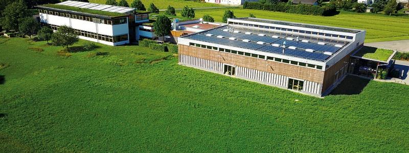 Guglers fabrik med solpanelet på taket i tyska Melk. Foto: Gugler