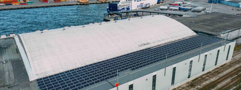 Den beräknade årliga produktionen från den utbyggda solparken kommer att uppgå till cirka 640 MWh. Foto: HHLA TK Estonia, kredit: Mihkel Notta