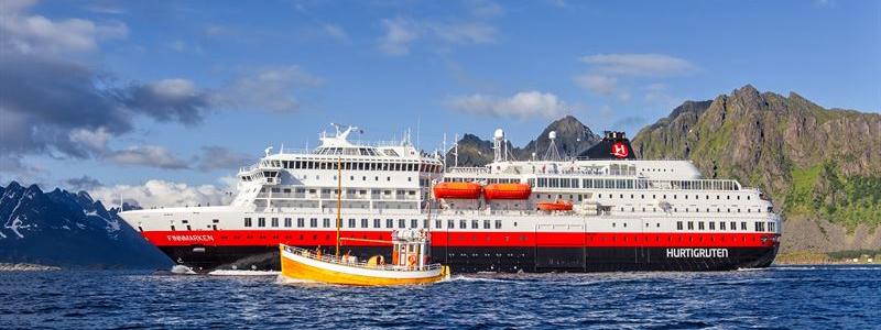 Teknikföretaget Wärtsilä kommer att leverera en bred uppsättning lösningar som stödjer Hurtigruten, världens största operatör av expeditions-kryssningar, i deras strävan efter grönare och mer hållbar sjöfart. Hurtigruten, ansedd som en av världens mest hållbara kryssningsoperatörer, konverterar ytterligare tre fartyg för att bli premium, hybrid-drivna expeditions-kryssningsfartyg. Beställningen till Wärtsilä gjordes för ett par år sedan och omfattar 'MS Finnmarken', det första av de tre fartygen som ska uppgraderas. Efter konverteringsprojektet kommer det 140 meter långa fartyget med plats för 530 gäster, MS Finnmarken, att byta namn till MS Otto Sverdrup. Foto: Wärtsilä/Hurtigrutten