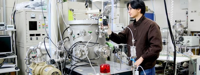 Hyogo-universitetet har länge varit en ledande institution inom vätgasforskning och har gjort flera betydande upptäckter inom området. Den senaste framgången bygger vidare på deras tidigare arbete med att utveckla säkrare och mer effektiva metoder för att hantera och transportera vätgas. Foto: University of Hyogo