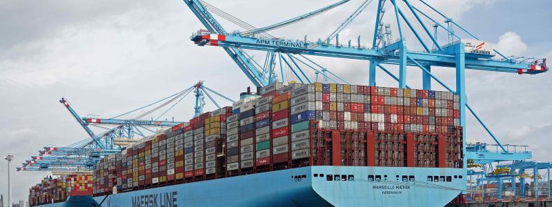 Containerfartyget Piet Sinke från Maasmond Maritiem i Marseilles hamn., Foto: Wikipedia Common Lic. Kredit:  MAERSK MC KINNEY MÖLLER & MARSEILLE MAERSK