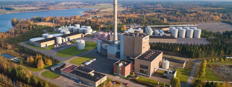 Produktionsanläggningen kommer inte bara att stödja ersättningen av fossila substanser inom olika industrier utan också bidra till att minska växthusgasutsläppen från vägtransporter. NordFuel