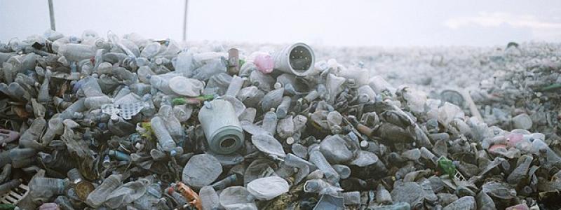 Plaståtervinningen förhindrar tiotusentals ton CO2-utsläpp. Foto: Wikimedia Commons