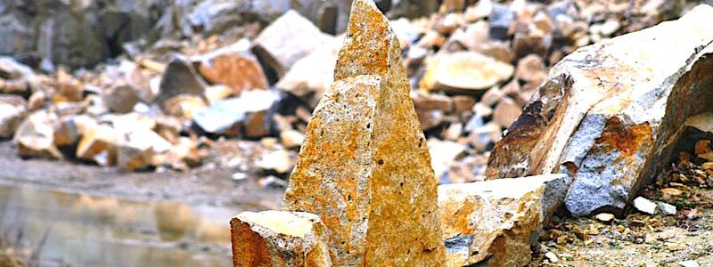 Så kallade kritiska mineraler eller kritiska råvaror (Critical Raw Materials, CRM) är främst metaller som till exempel litium, kobolt, mangan och sällsynta jordartsmetaller. Flera av dessa metaller används i teknik som anses vara viktiga för omställningen till ett fossilfritt samhälle. Foto: Creative Commons Lic. Kredit: Schaubi
