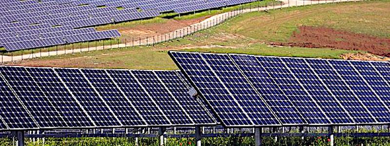 Solenergipark i Serpa, Portugal. Foto: Wikipedia Common, kredit: Ceinturion
