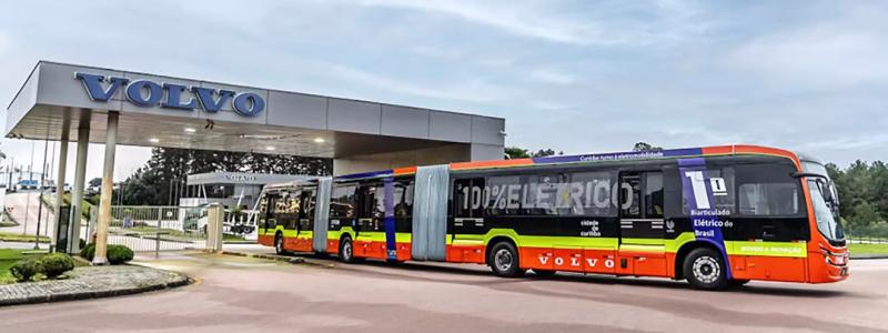 Volvo Bussar introducerar nu företagets nya elbussplattform som dubbelledbuss för BRT-trafik. Foto: Volvo Bussar.