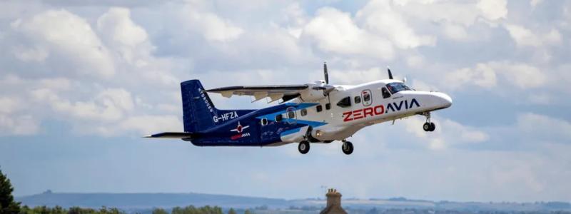 Företaget arbetar för närvarande med att utveckla en bränslecellsdriven motor för mindre flygplan, och redan i januari 2023 genomfördes den första testflygningen med en 19-sitsig Dornier 228 i Storbritannien. Totalt har över 30 testflygningar genomförts med sex-sitsiga flygplan. Foto: ZeroAvia