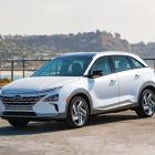 De vanligaste bilmodellerna med vätgasdrift är Toyota Mirai och Hyundai Nexo. Även Honda CR-V e:FCEV finns tillgänglig för leasing i begränsade mängder. BMW har även utvecklat sin vätgasbil iX5 Hydrogen. 
Bilden visar 2024-års modell av Hyundai's vätgasdrivna fordon Nexo. Foto: Jay McNally/McNally Multi Media/Hyundai