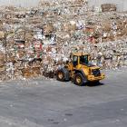 Om EU inte längre kan exportera de åtta miljoner ton återvunnet papper som idag skickas utomlands, riskerar materialet att istället brännas eller deponeras. Det vore både ett miljömässigt och ekonomiskt bakslag. Foto: Creative Commons Lic: Kredit: WFranz