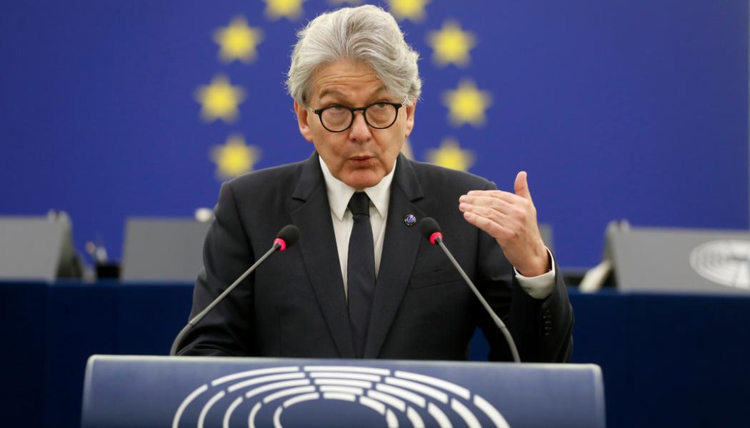 Jean-Francois Badias/AP/TT: Nya utsläppskrav för fordon ska presenteras av EU:s inremarknadskommissionär Thierry Breton. Arkivbild.