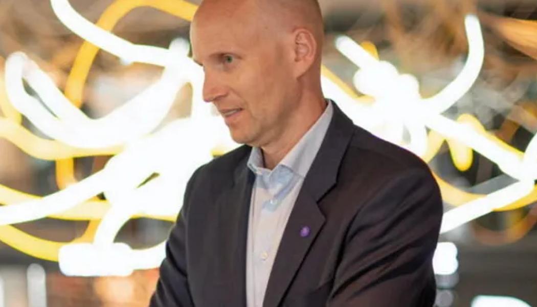 Nels VD Håkon Volldal kommenterade situationen under World Hydrogen Week i Köpenhamn: – Självklart hade vi velat att projektet skulle fortsätta som planerat. Det kan fortfarande gå vidare, men eftersom det är försenat, är det inte vettigt att ha ett kapacitetsreservationsavtal på kort sikt. Foto: Nel