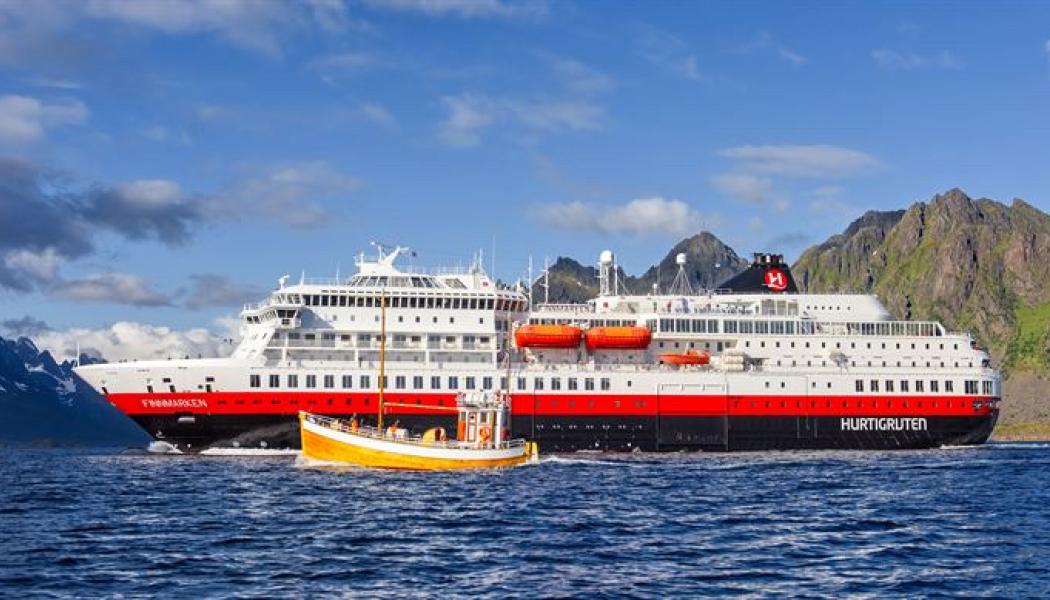 Teknikföretaget Wärtsilä kommer att leverera en bred uppsättning lösningar som stödjer Hurtigruten, världens största operatör av expeditions-kryssningar, i deras strävan efter grönare och mer hållbar sjöfart. Hurtigruten, ansedd som en av världens mest hållbara kryssningsoperatörer, konverterar ytterligare tre fartyg för att bli premium, hybrid-drivna expeditions-kryssningsfartyg. Beställningen till Wärtsilä gjordes för ett par år sedan och omfattar 'MS Finnmarken', det första av de tre fartygen som ska uppgraderas. Efter konverteringsprojektet kommer det 140 meter långa fartyget med plats för 530 gäster, MS Finnmarken, att byta namn till MS Otto Sverdrup. Foto: Wärtsilä/Hurtigrutten