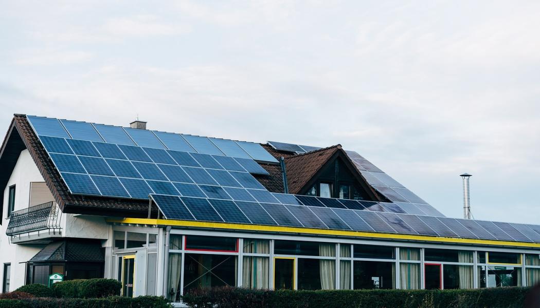 Den minskade efterfrågan från hushåll är en utmaning för solenergiföretag som tidigare fokuserat på denna marknad. Foto: Creative Commons Lc. Pixabay