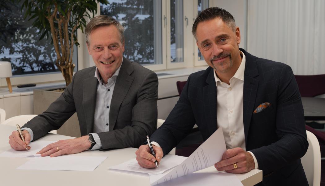 Mats Eriksson, chef för affärsområdet Sandvik Mining and Rock Solutions och Johnny Sjöström, chef för affärsområdet SSAB Special Steels. Foto: Sandvik