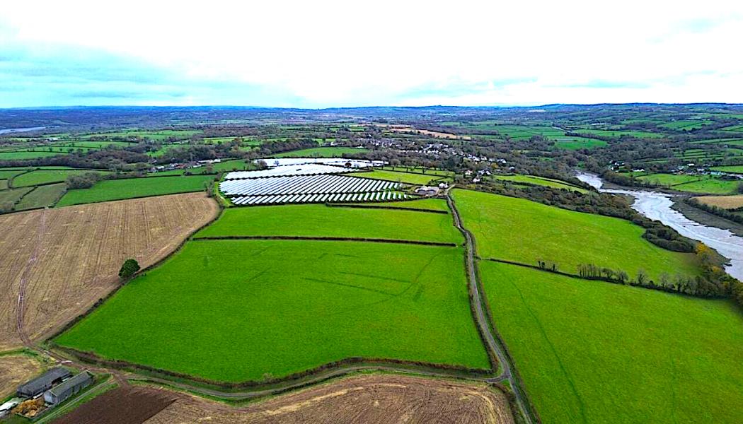Den framtida platsen för solkraftanläggningen på 8,6 megawatt. Bild: Shawton Energy.