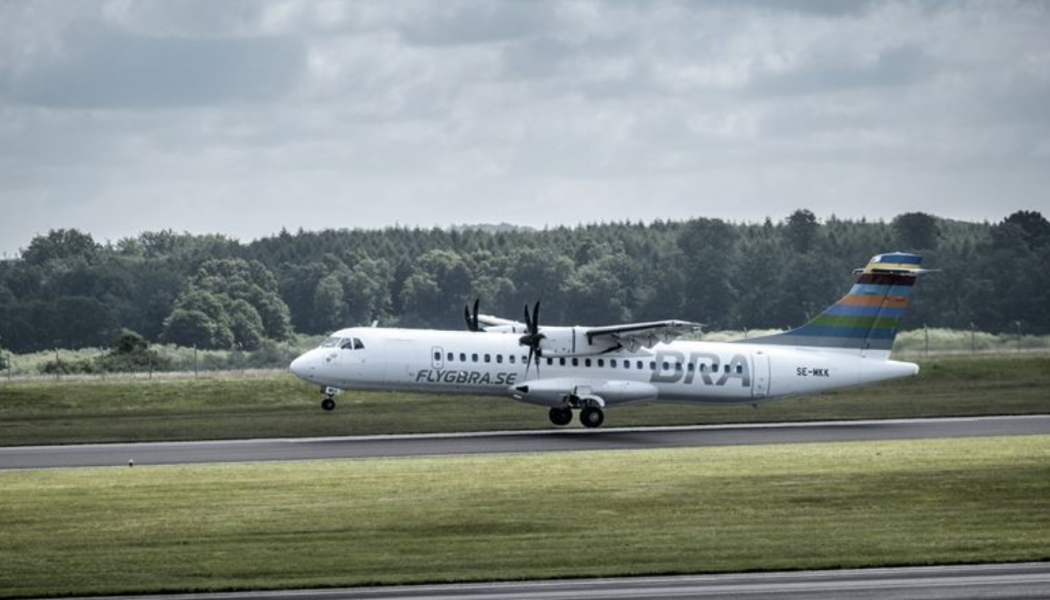 ATR, flygbolaget BRA och bränsleleverantören Neste har genomfört världens första flygning med ett kommersiellt flygplan med 100 procent bioflygbränsle. Foto: ATR
