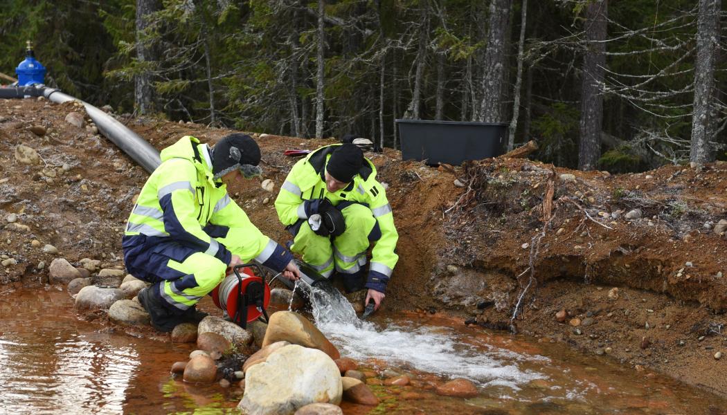 Spårämnesförsök är en av många försök och utredningar som utförts längs Umeälvsåsen. Foto: Vakin