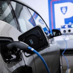 Malin Hoelstad/SvD/TT: Elbilar, som ofta har ett dyrare inköpspris än motsvarande som drivs på bensin och diesel, kan fortfarande locka med billigare milkostnad. Arkivbild.