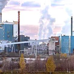 Kemifabrikens läge vid havet gör det till en idealisk plats för uppsamling och lagring, kostnaden uppskattas till 120–240 euro per ton av Finlands klimatpanel. Foto: Metsä Fibre