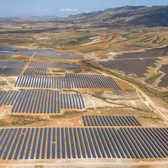 AQuila Capital och Alpiq tecknade ett 5-års samarbetsavtal om parternas 50 megawatt starka solpark i Almeria. Foto: Aquila Capital