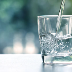Utveckling av fotokatalysmetod för bedömning av total PFAS i livsmedels- och miljöprover inklusive dricksvatten Foto: Eurofins