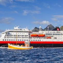 Teknikföretaget Wärtsilä kommer att leverera en bred uppsättning lösningar som stödjer Hurtigruten, världens största operatör av expeditions-kryssningar, i deras strävan efter grönare och mer hållbar sjöfart. Hurtigruten, ansedd som en av världens mest hållbara kryssningsoperatörer, konverterar ytterligare tre fartyg för att bli premium, hybrid-drivna expeditions-kryssningsfartyg. Beställningen till Wärtsilä gjordes för ett par år sedan och omfattar 'MS Finnmarken', det första av de tre fartygen som ska uppgraderas. Efter konverteringsprojektet kommer det 140 meter långa fartyget med plats för 530 gäster, MS Finnmarken, att byta namn till MS Otto Sverdrup. Foto: Wärtsilä/Hurtigrutten