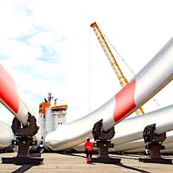 Transport av rotorblad till tyska ön Helgoland. Foto: Siemens Gamesa