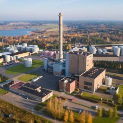 Produktionsanläggningen kommer inte bara att stödja ersättningen av fossila substanser inom olika industrier utan också bidra till att minska växthusgasutsläppen från vägtransporter. NordFuel