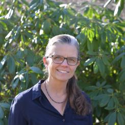Anette Heijnesson Hultén, är teknisk projektledare och specialist inom forskning och utveckling på Nouryon. Hon har de senaste åren jobbat med DeNOx-teknik som använder klordioxid för att reducera mängden kväveoxider i rökgaser. Foto: Nouryon