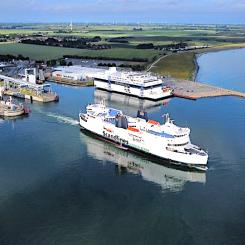 De två Scandlines Ro-Ro-färjor som valts för konvertering till plug-in-hybrid är de 142 meter långa "Deutschland" och "Schleswig-Holstein". Foto: Wärtsilä / Scandlines