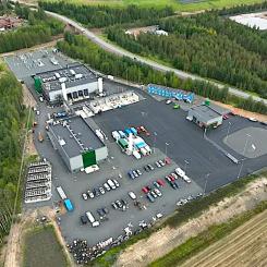 Flygbild av Harjavaltas nya vätgas-anläggning i Finland. Photo: P2X Solutions